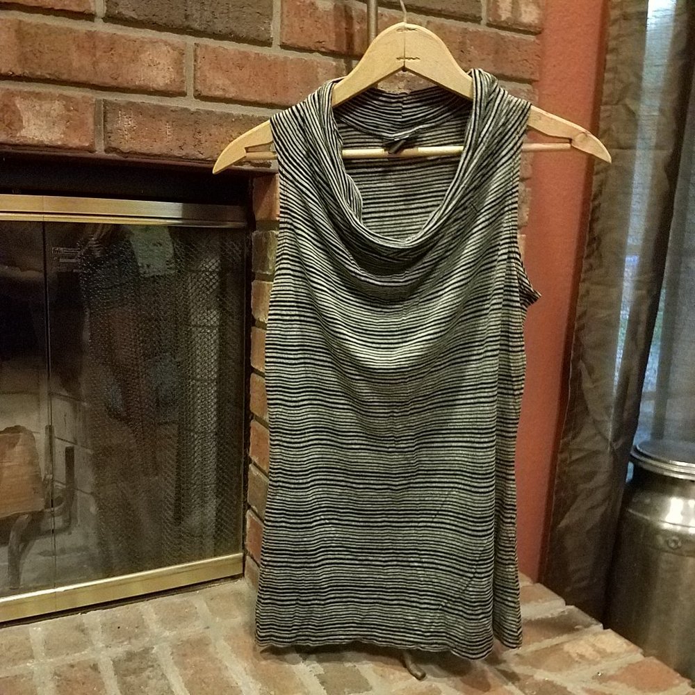 Mossimo sleeveless tank
